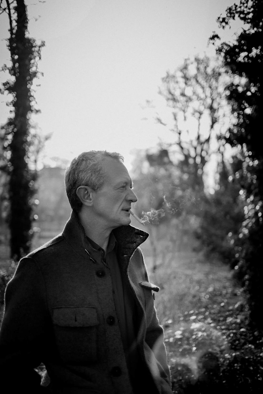 Portraitfotograf Braunschweig – Mann mit Zigarette